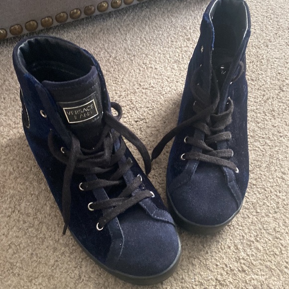 Versace - Picture 4 of 4